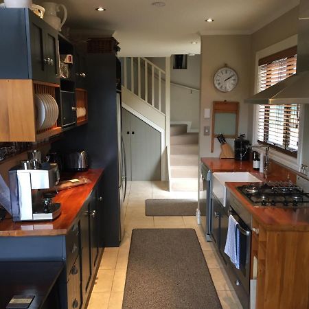 Charming Wanaka Cottage エクステリア 写真